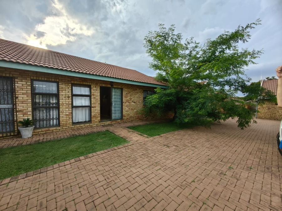 To Let 2 Bedroom Property for Rent in Roodia Free State